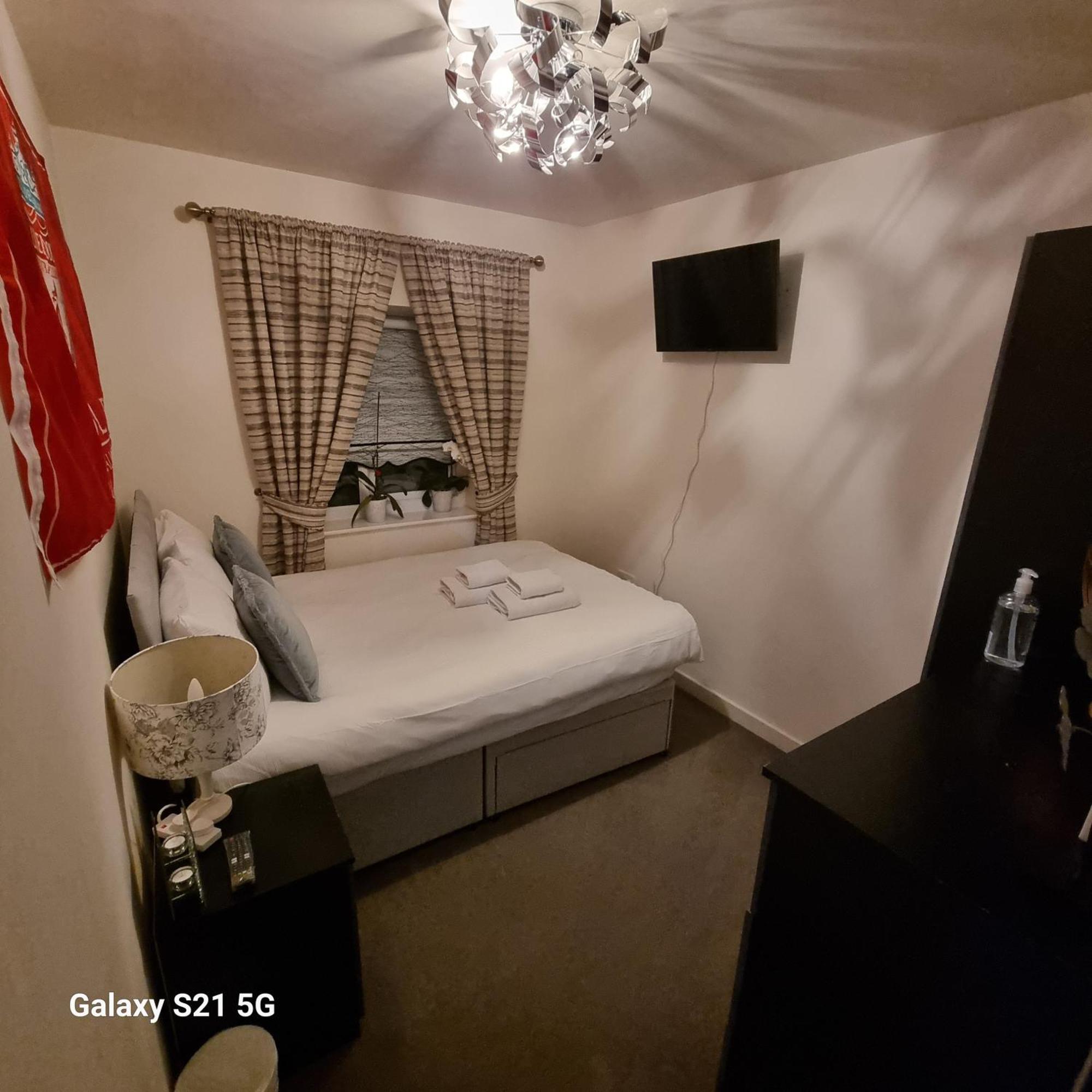 Liverpool Anfield Habitación foto